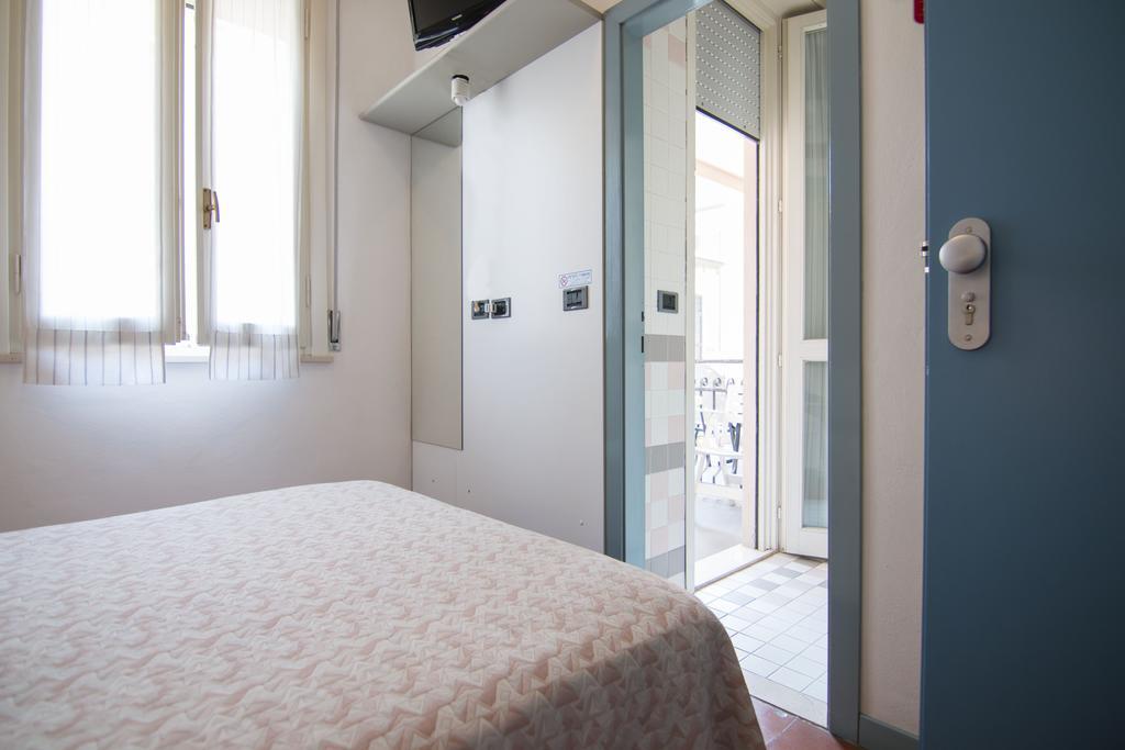B&B Hotel Souvenir Cesenatico Szoba fotó
